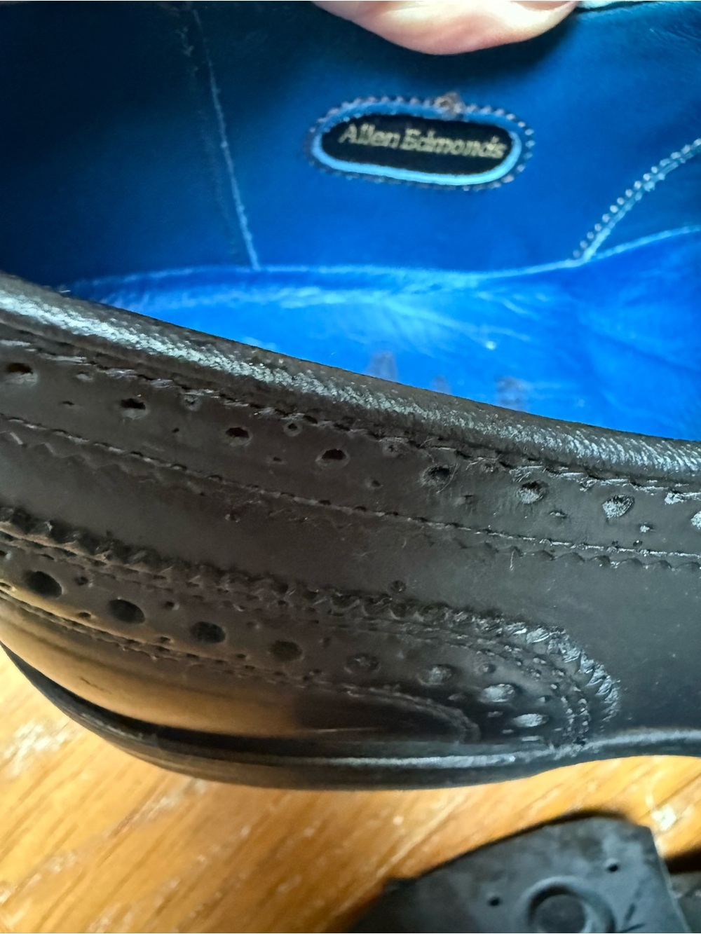 Allen Edmonds : Black Leather Brogue Oxfords - Size 10½ - Picture 4 of 7
